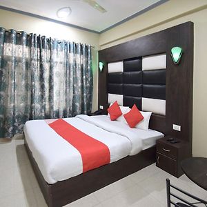 Oyo 12202 Hotel Samar